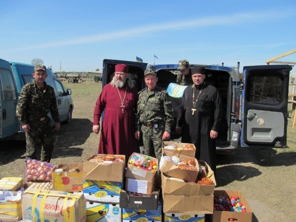 Волинські священики передали допомогу армії. ФОТО