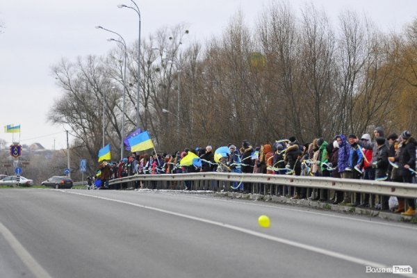 Євроланцюг за 50 кілометрів від Луцька. ФОТО. ВІДЕО