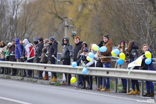 Євроланцюг за 50 кілометрів від Луцька. ФОТО. ВІДЕО