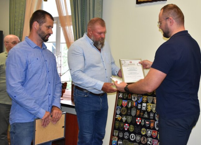 У Луцьку відзначили рятувальників, які врятували трьох дітей на річці Стир