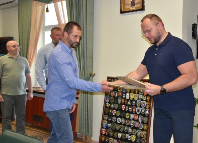 У Луцьку відзначили рятувальників, які врятували трьох дітей на річці Стир