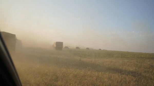 Стрілянина, вибухи, дим. Фото з передової