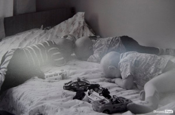 У Луцьку - виставка світлин про рак у дітей. ФОТО