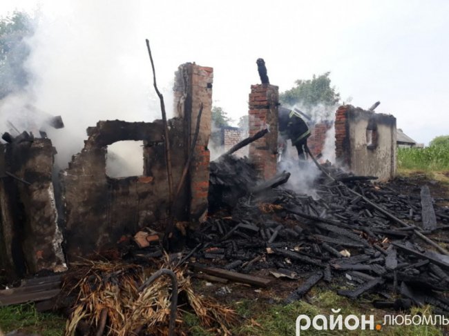У волинському селі згорів сарай