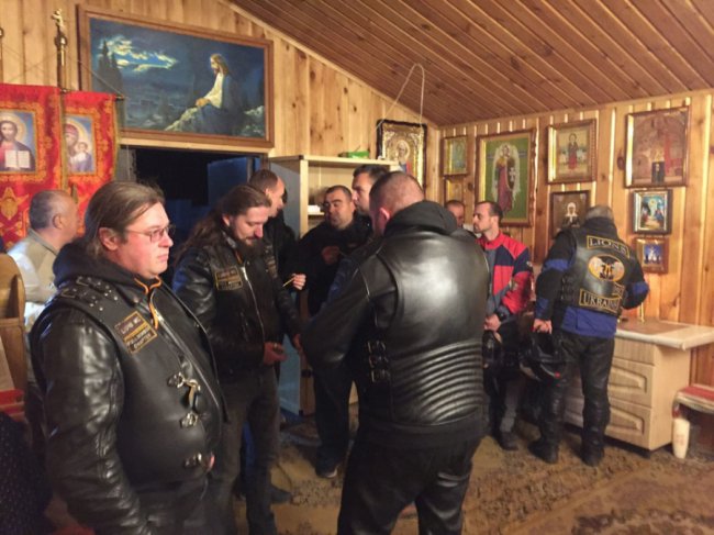 У Луцьку помолилися за загиблих байкерів. ФОТО