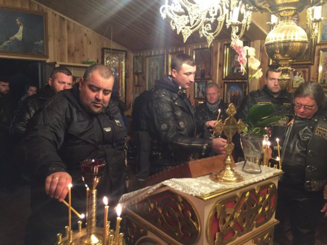 У Луцьку помолилися за загиблих байкерів. ФОТО