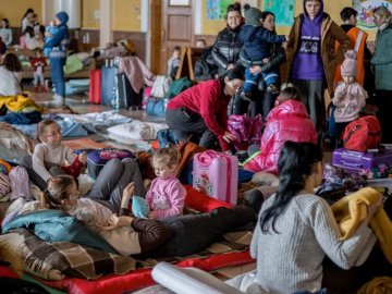 Більшість українських біженців поки не планують повертатися додому, – ООН