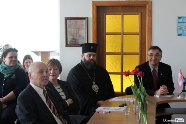 У Луцьку відкрили центр канадознавства. ФОТО