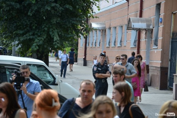 У Луцьку громада нагадала міліціонерам про їх «гріхи». ФОТО. ВІДЕО