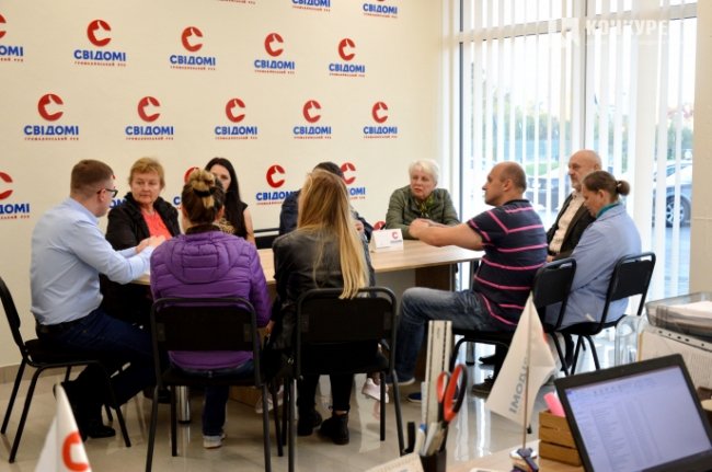 Лучани обурені саботуванням проекту «Округи без депутатів»