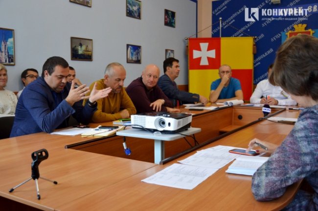 Лучани обурені саботуванням проекту «Округи без депутатів»