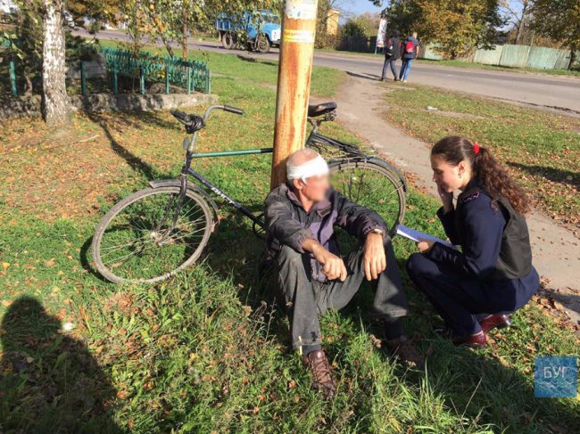 На Волині вантажівка збила велосипедиста