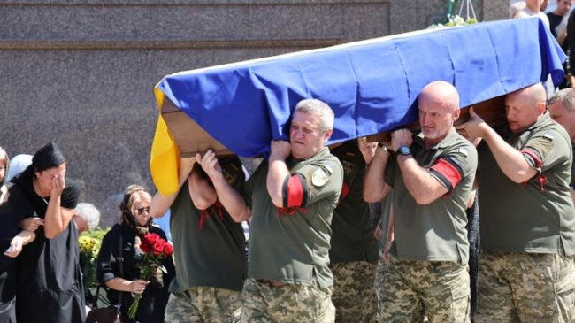 У Луцьку попрощалися з 43-річним бійцем Валерієм Скрицьким