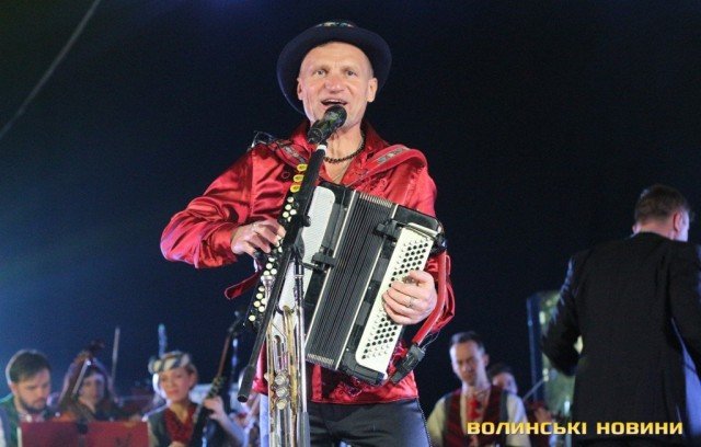 Запальний Олег Скрипка «підірвав» луцьку публіку. ФОТО. ВІДЕО