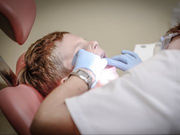 Лікування кореневих каналів зубів. Чи варто його боятися?