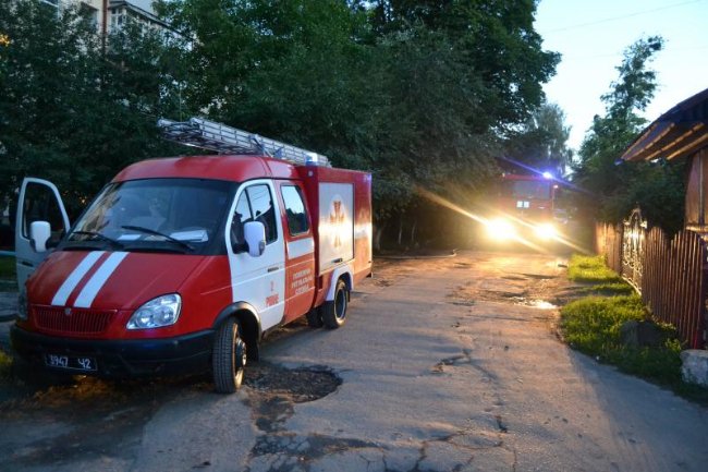 На Рівненщині спалили дві автівки. ФОТО