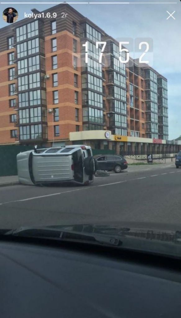 На Волині внаслідок аварії перекинувся автомобіль. ВІДЕО