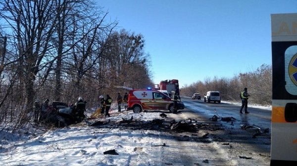 Внаслідок жахливої аварії на Рівненщині загинуло троє людей, 5-річна дівчинка – в реанімації. ВІДЕО