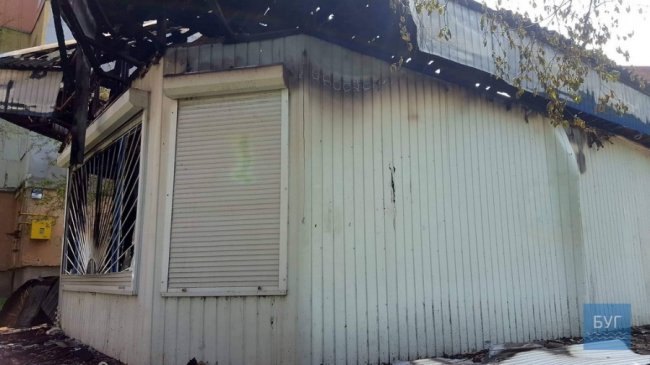 У Володимирі-Волинському через замикання згорів магазин. ФОТО