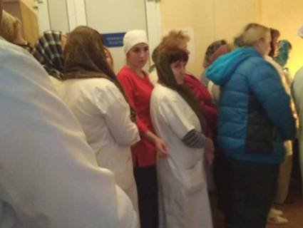 У Луцьку перед іконою із мощами святої молилися у коридорі