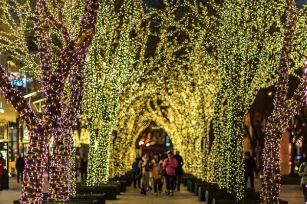 Як прикрасили до Нового року найбільші міста світу. ФОТО