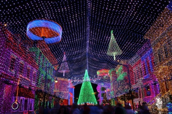 Як прикрасили до Нового року найбільші міста світу. ФОТО