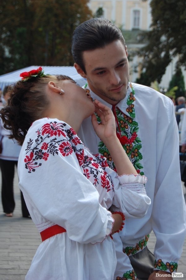 Акція «Українська вишиванка» у Луцьку. ФОТО