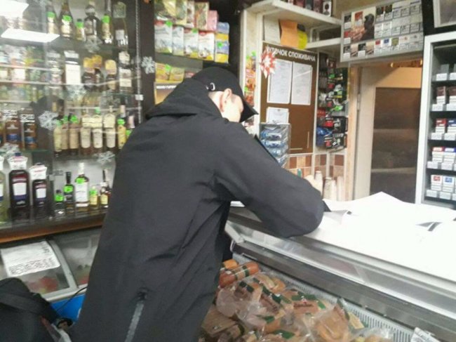 Луцькі магазини зловили на продажі «незаконного» пива