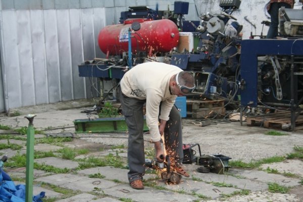 На Волині знищили обладнання, яким «штампували» підпільні цигарки. ФОТО