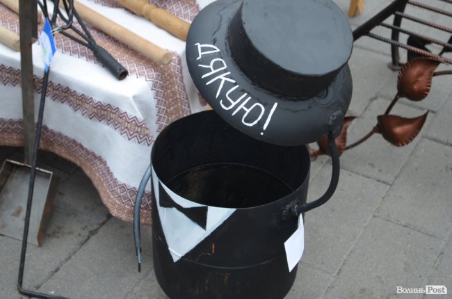 Від мініатюрних тістечок до величезних гойдалок: у центрі Луцька – свято професійної освіти. ФОТО