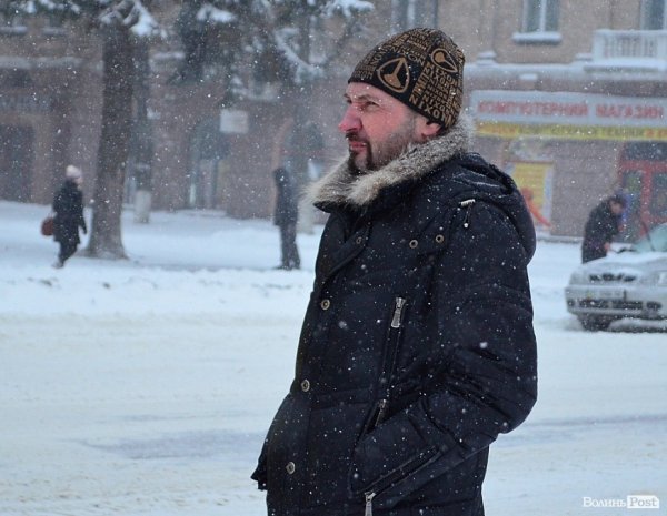 Луцьк замітає снігом. ФОТО