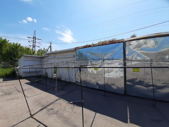 Територію, де мала б бути парковка, у Луцьку використовують як ринок