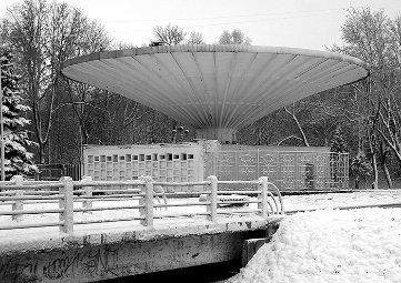 Зал для більярду і 143 тонни даху: якою колись була луцька ротонда