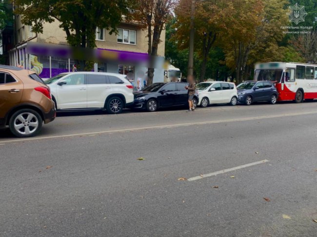 У Луцьку водійка тролейбуса вчинила ДТП, в якому пошкодилися 4 автівки