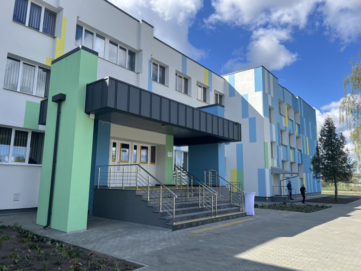 Ковель першим в Україні завершив проєкт ЄІБ на мільйони євро: як змінився ліцей №12. ФОТО