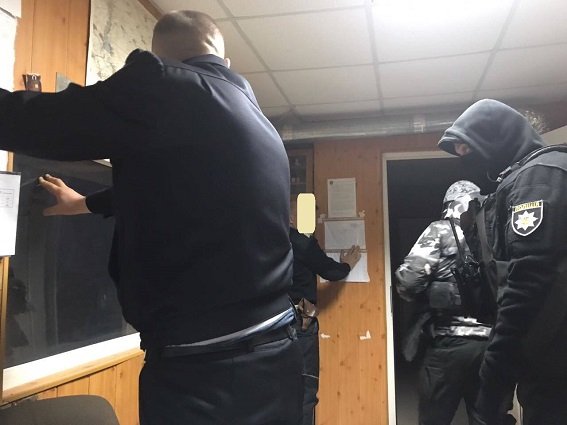 Затримали трьох поліцейських, які вимагали хабарі