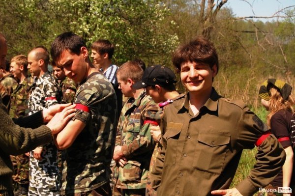 У волинських лісах «воюють» Чорна сотня і сотня Перця. ФОТО 