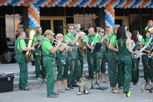 У центрі Луцька грав духовий оркестр. ФОТО