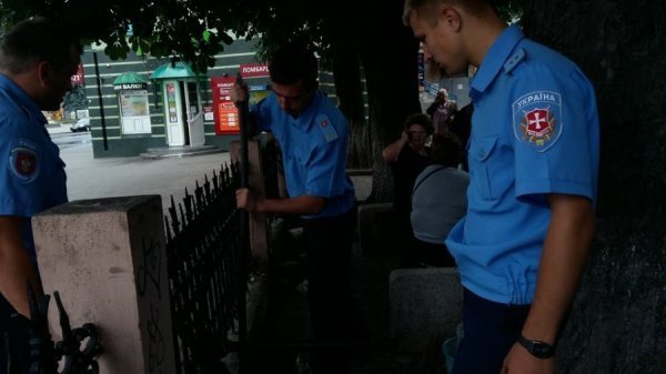 У центрі Луцька порозганяли квіткарів. ФОТО