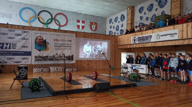 У Луцьку відбувся міжнародний турнір  зважкої атлетики, присвячений волинському тренеру. ФОТО