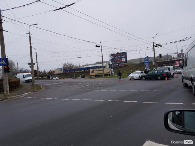 У Луцьку біля «Юванта»  - аварія