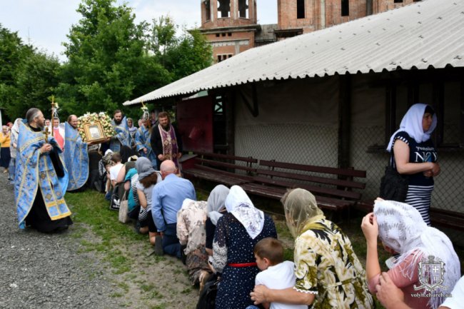 До Луцька привезли чудотворну мироточиву ікону. ФОТО