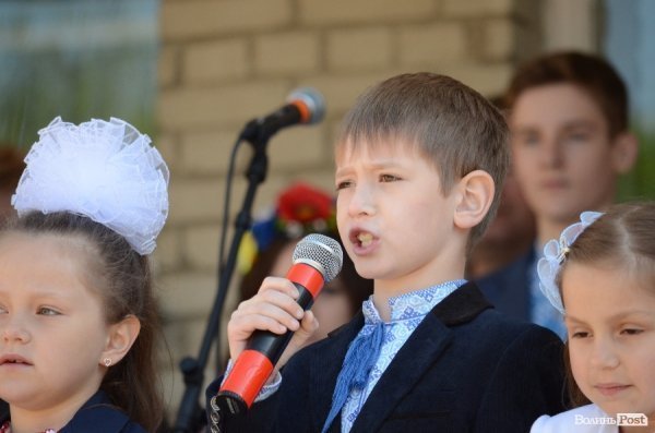 У Луцьку - останній дзвінок для школярів. ФОТО