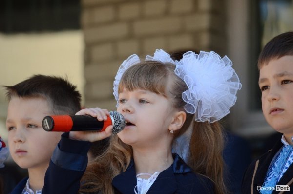 У Луцьку - останній дзвінок для школярів. ФОТО