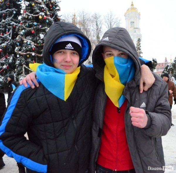 У Луцьку побудували «живий ланцюг». ФОТО