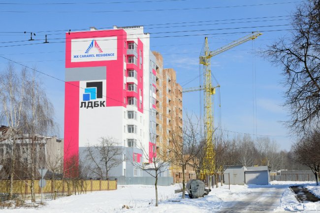 Cонячний фотозвіт з будмайданчика «Caramel Residence» у Луцьку*