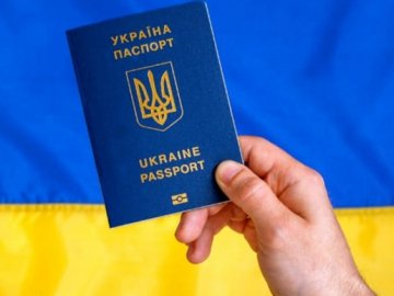 Українські чоловіки 18-60 років не зможуть отримати паспорти за кордоном, – постанова КМУ 