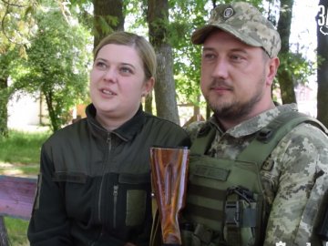 У теробороні на Волині служить подружня пара: вдома їх чекають двоє діток. ВІДЕО