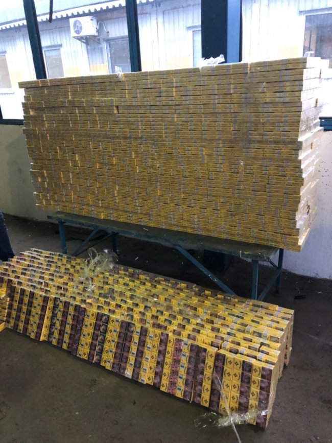  З Білорусі через Волинь у вантажівці везли замасковану контрабанду