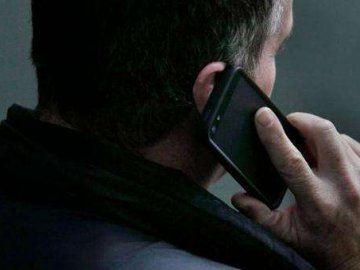 Волинянин зателефонував у поліцію похизуватися, що придбав автомат і гранати